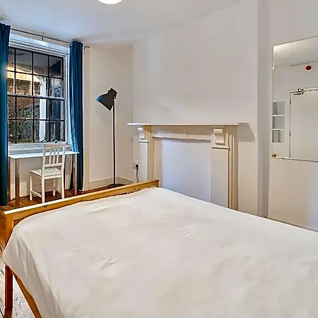 No 3 Georgian Shared House - By Clifton Short Lets Szálloda Bristol